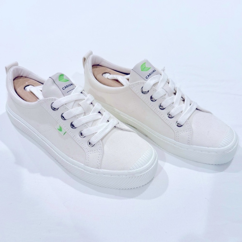Cariuma OCA Low Off-White Canvas Sneaker Womens 8 Organic Cotton Vegan Summer